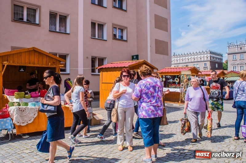 Zdjęcie w galerii na portalu naszraciborz.pl: Na Placu Dominikańskim ruszył jarmark św. Marcelego wiadomości z regionu