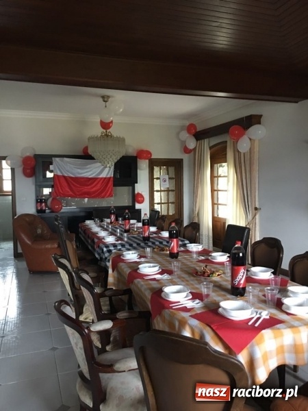 Zdjęcie w galerii na portalu naszraciborz.pl: Racuchy z jabłkami – czyli jak uczniowie Budowlanki zdobywają serca Portugalczyków  wiadomości z regionu