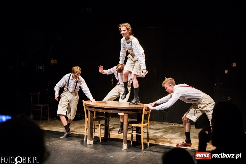 Zdjęcie w galerii na portalu naszraciborz.pl: Blaszany Bębenek - premiera spektaklu teatru Tetraedr wiadomości z regionu