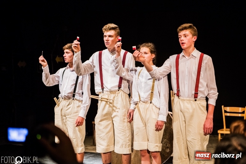 Zdjęcie w galerii na portalu naszraciborz.pl: Blaszany Bębenek - premiera spektaklu teatru Tetraedr wiadomości z regionu