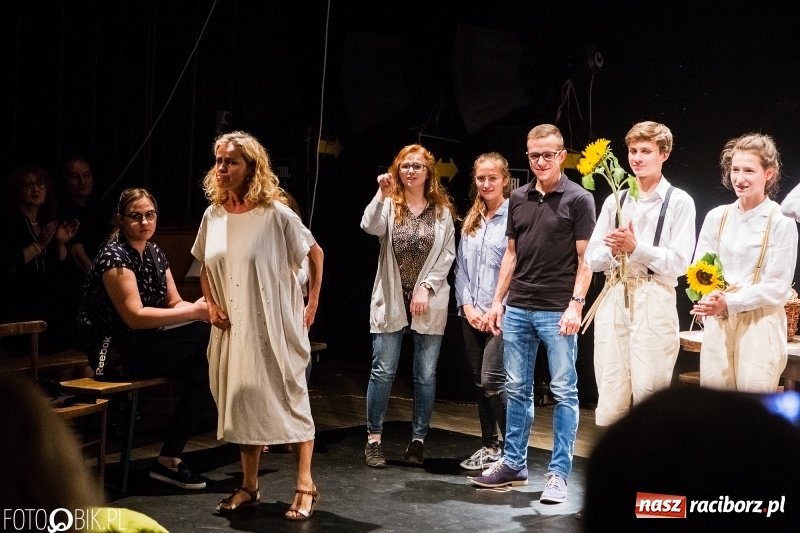 Zdjęcie w galerii na portalu naszraciborz.pl: Blaszany Bębenek - premiera spektaklu teatru Tetraedr wiadomości z regionu