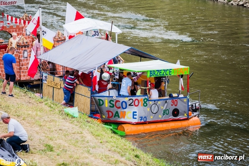 Zdjęcie w galerii na portalu naszraciborz.pl: Marszałek Józef Piłsudski i jego zaginiony legion na biało-czerwonym Pływadle 2018  wiadomości z regionu