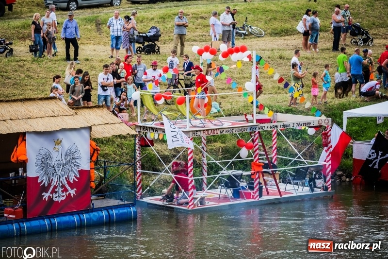 Zdjęcie w galerii na portalu naszraciborz.pl: Marszałek Józef Piłsudski i jego zaginiony legion na biało-czerwonym Pływadle 2018  wiadomości z regionu