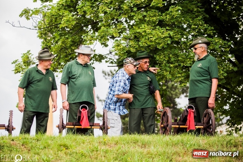 Zdjęcie w galerii na portalu naszraciborz.pl: Marszałek Józef Piłsudski i jego zaginiony legion na biało-czerwonym Pływadle 2018  wiadomości z regionu