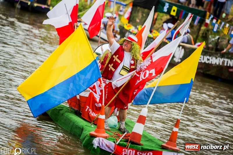 Zdjęcie w galerii na portalu naszraciborz.pl: Marszałek Józef Piłsudski i jego zaginiony legion na biało-czerwonym Pływadle 2018  wiadomości z regionu