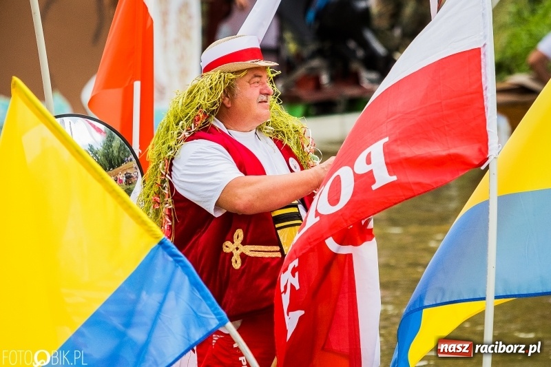 Zdjęcie w galerii na portalu naszraciborz.pl: Marszałek Józef Piłsudski i jego zaginiony legion na biało-czerwonym Pływadle 2018  wiadomości z regionu