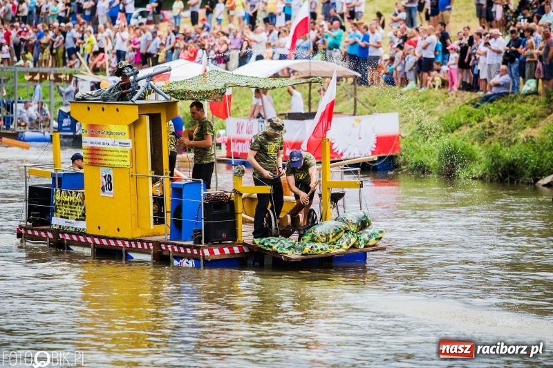 Zdjęcie w galerii na portalu naszraciborz.pl: Marszałek Józef Piłsudski i jego zaginiony legion na biało-czerwonym Pływadle 2018  wiadomości z regionu