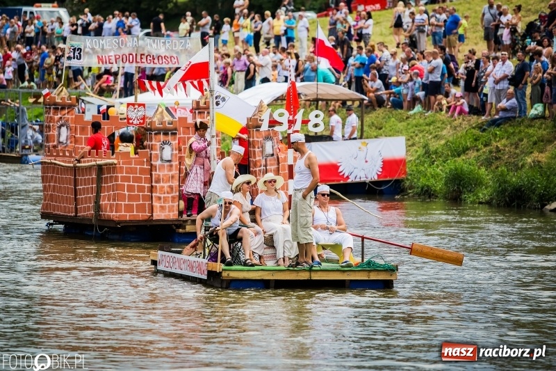 Zdjęcie w galerii na portalu naszraciborz.pl: Marszałek Józef Piłsudski i jego zaginiony legion na biało-czerwonym Pływadle 2018  wiadomości z regionu