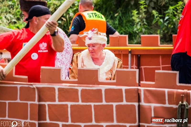 Zdjęcie w galerii na portalu naszraciborz.pl: Marszałek Józef Piłsudski i jego zaginiony legion na biało-czerwonym Pływadle 2018  wiadomości z regionu