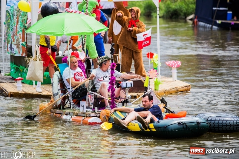 Zdjęcie w galerii na portalu naszraciborz.pl: Marszałek Józef Piłsudski i jego zaginiony legion na biało-czerwonym Pływadle 2018  wiadomości z regionu