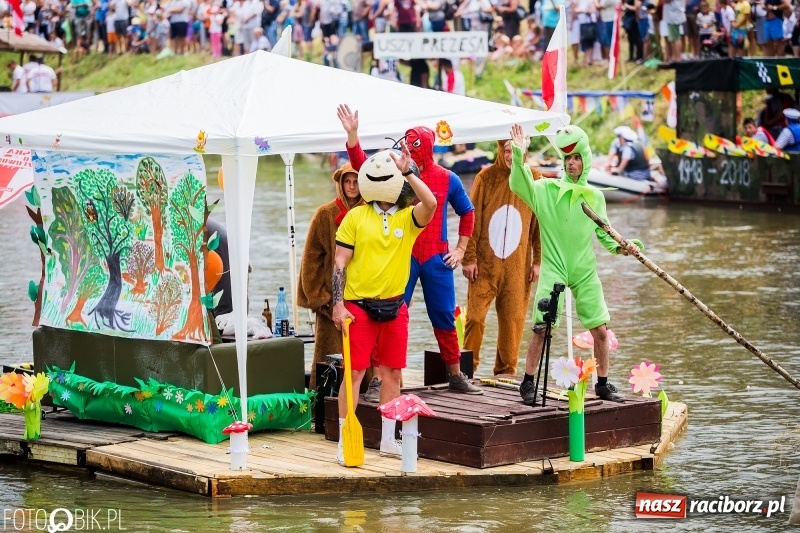 Zdjęcie w galerii na portalu naszraciborz.pl: Marszałek Józef Piłsudski i jego zaginiony legion na biało-czerwonym Pływadle 2018  wiadomości z regionu
