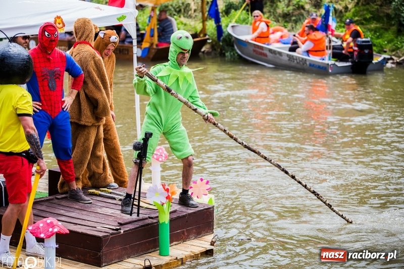 Zdjęcie w galerii na portalu naszraciborz.pl: Marszałek Józef Piłsudski i jego zaginiony legion na biało-czerwonym Pływadle 2018  wiadomości z regionu