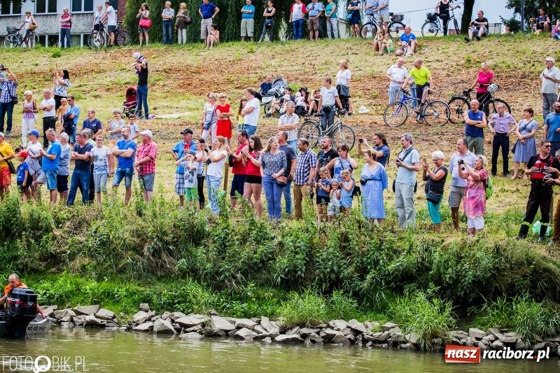 Zdjęcie w galerii na portalu naszraciborz.pl: Marszałek Józef Piłsudski i jego zaginiony legion na biało-czerwonym Pływadle 2018  wiadomości z regionu