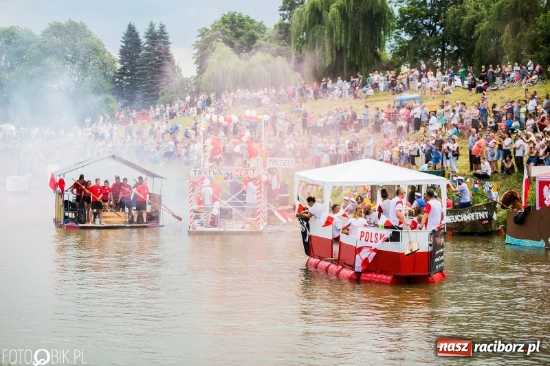Zdjęcie w galerii na portalu naszraciborz.pl: Marszałek Józef Piłsudski i jego zaginiony legion na biało-czerwonym Pływadle 2018  wiadomości z regionu
