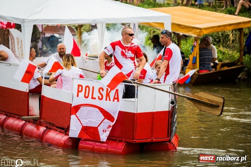 Zdjęcie w galerii na portalu naszraciborz.pl: Marszałek Józef Piłsudski i jego zaginiony legion na biało-czerwonym Pływadle 2018  wiadomości z regionu