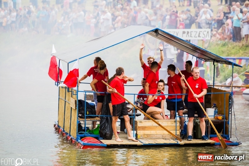 Zdjęcie w galerii na portalu naszraciborz.pl: Marszałek Józef Piłsudski i jego zaginiony legion na biało-czerwonym Pływadle 2018  wiadomości z regionu