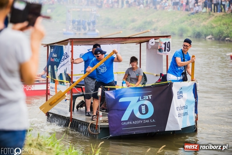 Zdjęcie w galerii na portalu naszraciborz.pl: Marszałek Józef Piłsudski i jego zaginiony legion na biało-czerwonym Pływadle 2018  wiadomości z regionu