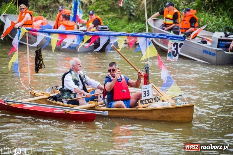 Zdjęcie w galerii na portalu naszraciborz.pl: Marszałek Józef Piłsudski i jego zaginiony legion na biało-czerwonym Pływadle 2018  wiadomości z regionu