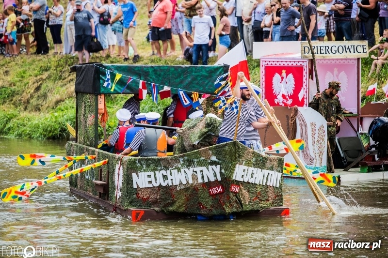 Zdjęcie w galerii na portalu naszraciborz.pl: Marszałek Józef Piłsudski i jego zaginiony legion na biało-czerwonym Pływadle 2018  wiadomości z regionu