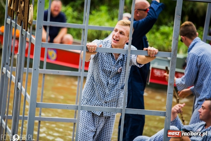 Zdjęcie w galerii na portalu naszraciborz.pl: Marszałek Józef Piłsudski i jego zaginiony legion na biało-czerwonym Pływadle 2018  wiadomości z regionu