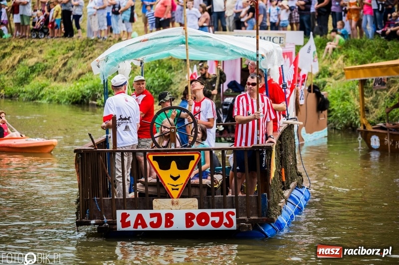 Zdjęcie w galerii na portalu naszraciborz.pl: Marszałek Józef Piłsudski i jego zaginiony legion na biało-czerwonym Pływadle 2018  wiadomości z regionu