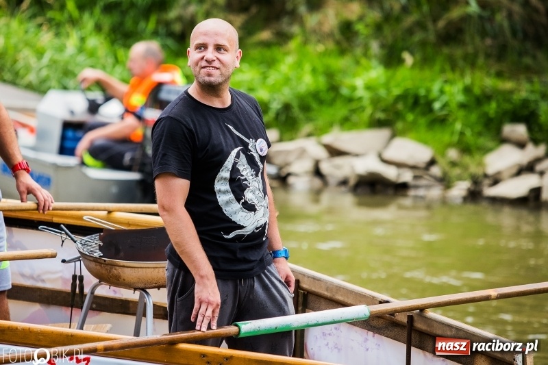 Zdjęcie w galerii na portalu naszraciborz.pl: Marszałek Józef Piłsudski i jego zaginiony legion na biało-czerwonym Pływadle 2018  wiadomości z regionu