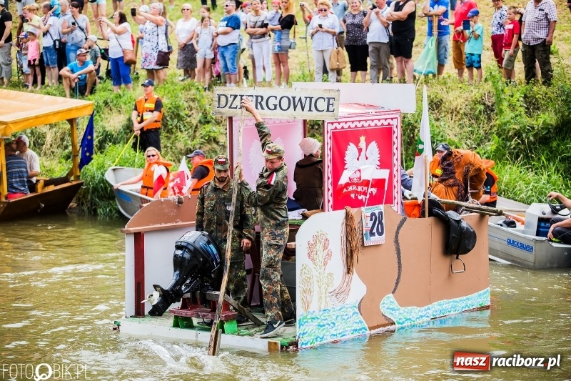 Zdjęcie w galerii na portalu naszraciborz.pl: Marszałek Józef Piłsudski i jego zaginiony legion na biało-czerwonym Pływadle 2018  wiadomości z regionu