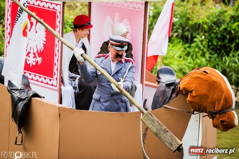 Zdjęcie w galerii na portalu naszraciborz.pl: Marszałek Józef Piłsudski i jego zaginiony legion na biało-czerwonym Pływadle 2018  wiadomości z regionu