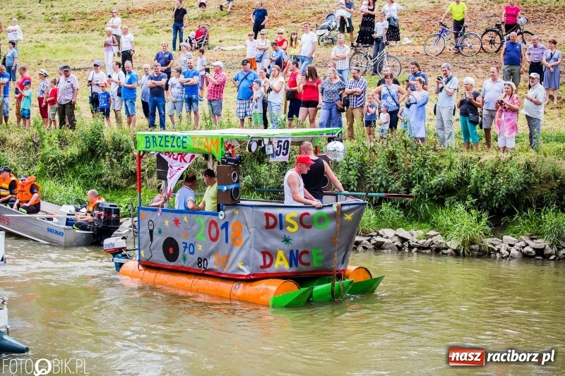 Zdjęcie w galerii na portalu naszraciborz.pl: Marszałek Józef Piłsudski i jego zaginiony legion na biało-czerwonym Pływadle 2018  wiadomości z regionu