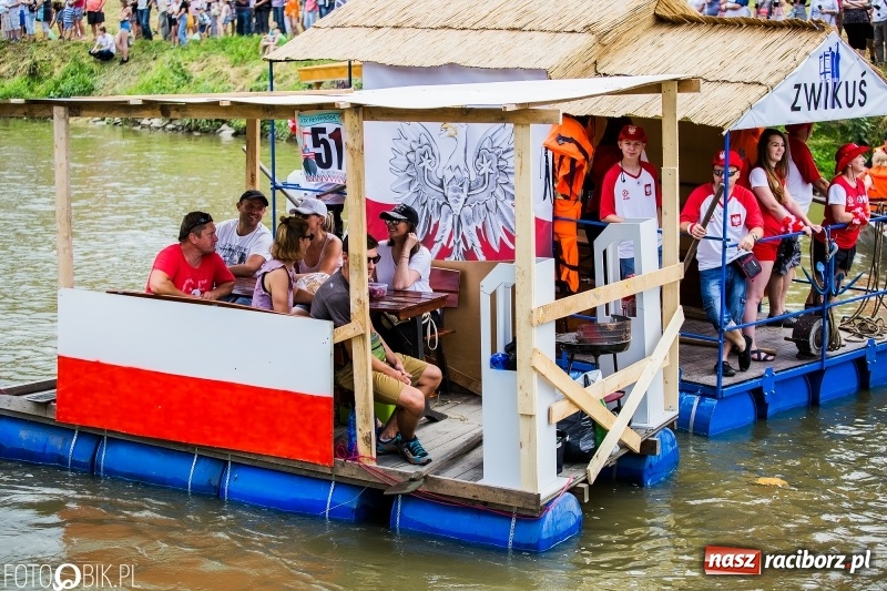 Zdjęcie w galerii na portalu naszraciborz.pl: Marszałek Józef Piłsudski i jego zaginiony legion na biało-czerwonym Pływadle 2018  wiadomości z regionu
