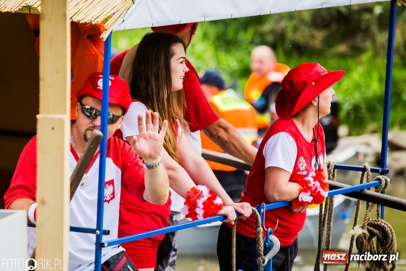 Zdjęcie w galerii na portalu naszraciborz.pl: Marszałek Józef Piłsudski i jego zaginiony legion na biało-czerwonym Pływadle 2018  wiadomości z regionu