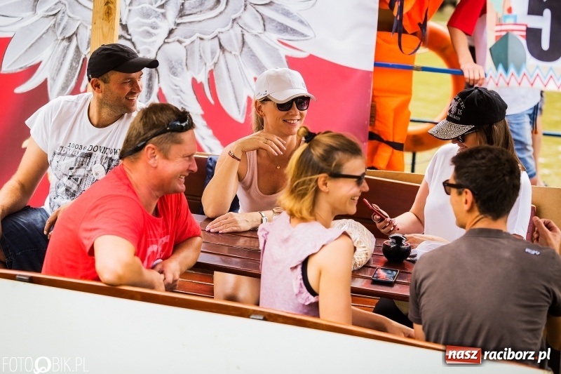 Zdjęcie w galerii na portalu naszraciborz.pl: Marszałek Józef Piłsudski i jego zaginiony legion na biało-czerwonym Pływadle 2018  wiadomości z regionu