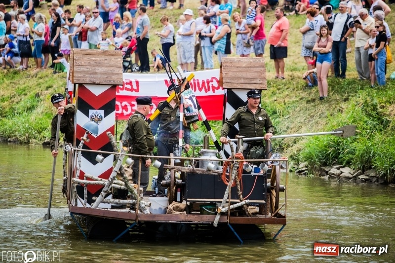 Zdjęcie w galerii na portalu naszraciborz.pl: Marszałek Józef Piłsudski i jego zaginiony legion na biało-czerwonym Pływadle 2018  wiadomości z regionu