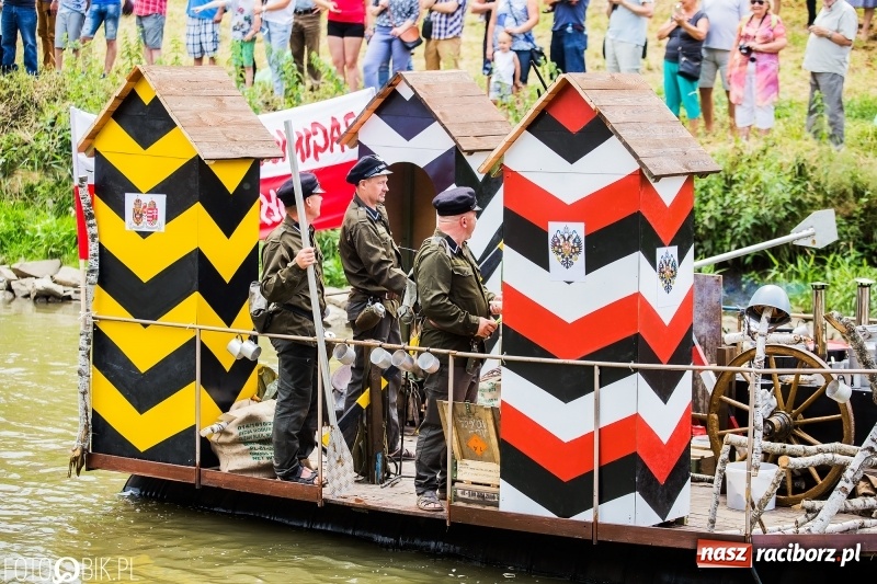 Zdjęcie w galerii na portalu naszraciborz.pl: Marszałek Józef Piłsudski i jego zaginiony legion na biało-czerwonym Pływadle 2018  wiadomości z regionu