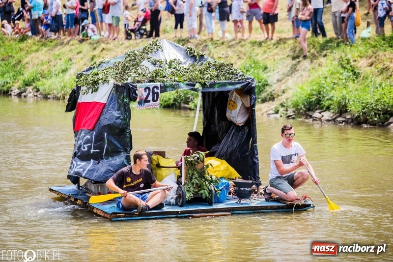 Zdjęcie w galerii na portalu naszraciborz.pl: Marszałek Józef Piłsudski i jego zaginiony legion na biało-czerwonym Pływadle 2018  wiadomości z regionu