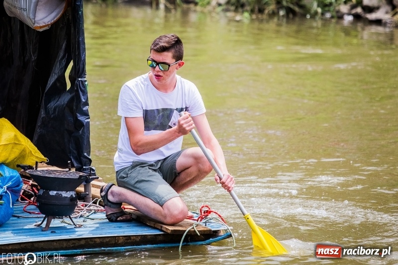 Zdjęcie w galerii na portalu naszraciborz.pl: Marszałek Józef Piłsudski i jego zaginiony legion na biało-czerwonym Pływadle 2018  wiadomości z regionu