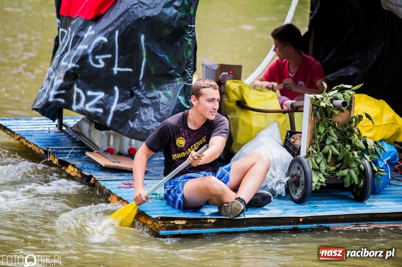 Zdjęcie w galerii na portalu naszraciborz.pl: Marszałek Józef Piłsudski i jego zaginiony legion na biało-czerwonym Pływadle 2018  wiadomości z regionu