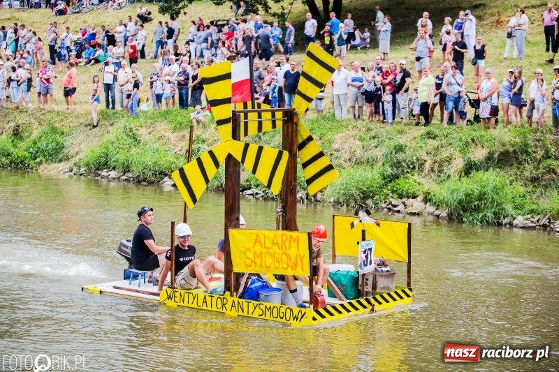 Zdjęcie w galerii na portalu naszraciborz.pl: Marszałek Józef Piłsudski i jego zaginiony legion na biało-czerwonym Pływadle 2018  wiadomości z regionu