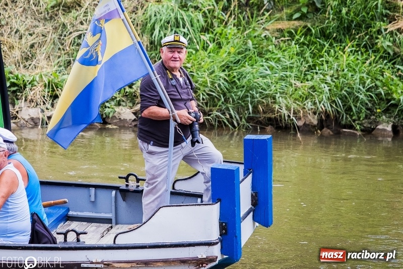 Zdjęcie w galerii na portalu naszraciborz.pl: Marszałek Józef Piłsudski i jego zaginiony legion na biało-czerwonym Pływadle 2018  wiadomości z regionu