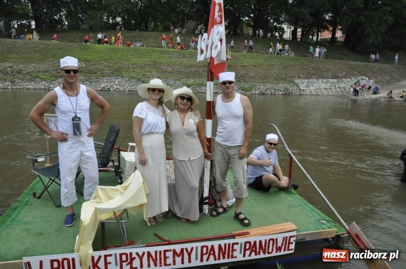 Zdjęcie w galerii na portalu naszraciborz.pl: Marszałek Józef Piłsudski i jego zaginiony legion na biało-czerwonym Pływadle 2018  wiadomości z regionu