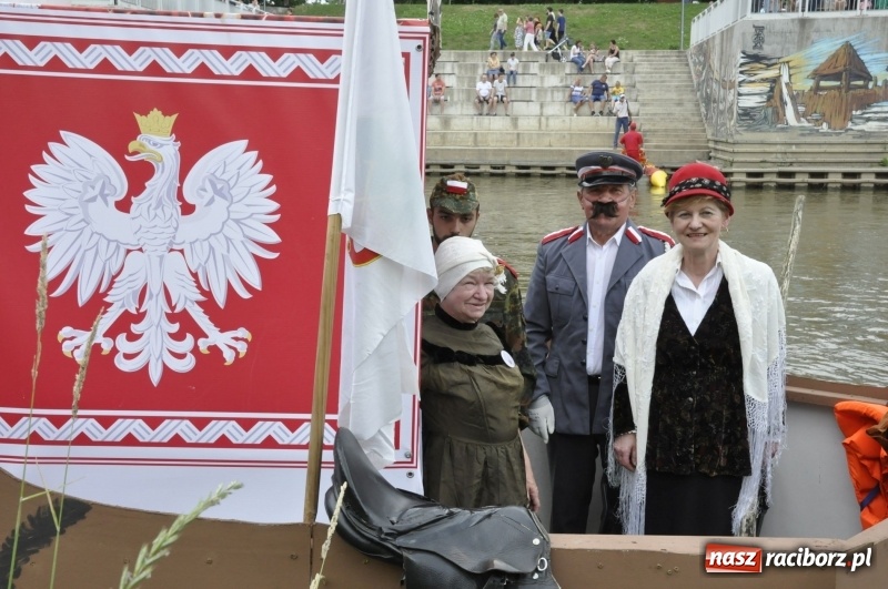 Zdjęcie w galerii na portalu naszraciborz.pl: Marszałek Józef Piłsudski i jego zaginiony legion na biało-czerwonym Pływadle 2018  wiadomości z regionu