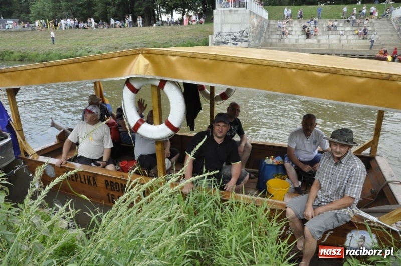 Zdjęcie w galerii na portalu naszraciborz.pl: Marszałek Józef Piłsudski i jego zaginiony legion na biało-czerwonym Pływadle 2018  wiadomości z regionu