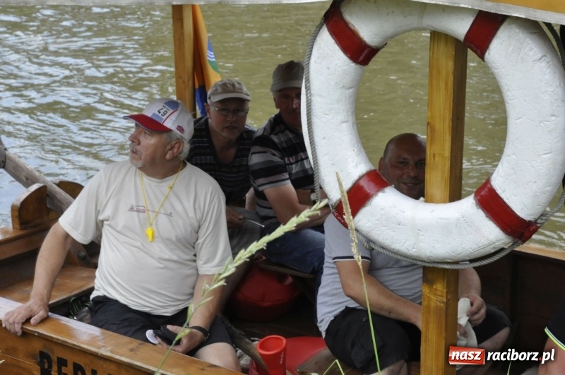 Zdjęcie w galerii na portalu naszraciborz.pl: Marszałek Józef Piłsudski i jego zaginiony legion na biało-czerwonym Pływadle 2018  wiadomości z regionu
