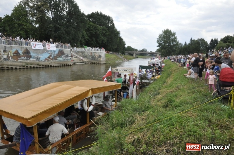 Zdjęcie w galerii na portalu naszraciborz.pl: Marszałek Józef Piłsudski i jego zaginiony legion na biało-czerwonym Pływadle 2018  wiadomości z regionu