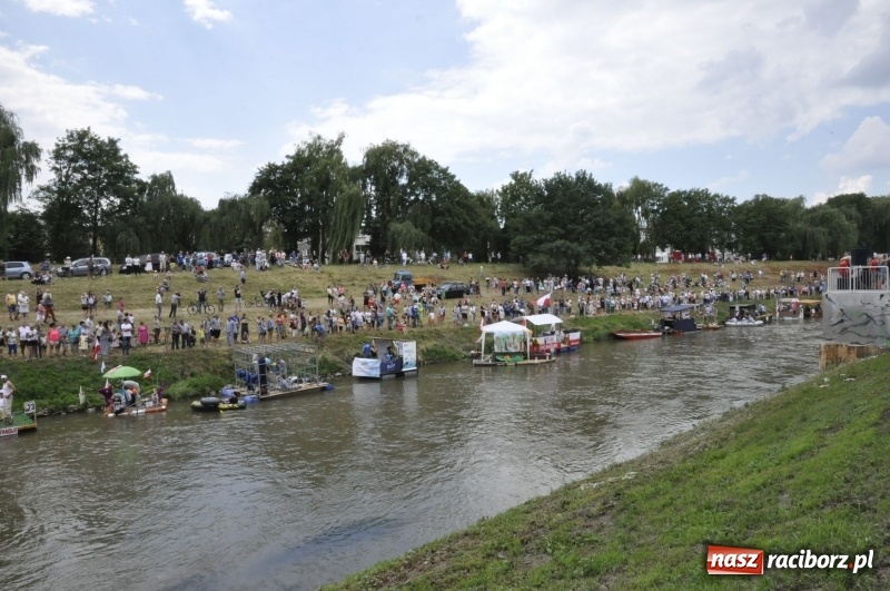 Zdjęcie w galerii na portalu naszraciborz.pl: Marszałek Józef Piłsudski i jego zaginiony legion na biało-czerwonym Pływadle 2018  wiadomości z regionu