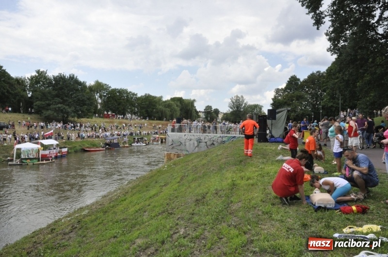 Zdjęcie w galerii na portalu naszraciborz.pl: Marszałek Józef Piłsudski i jego zaginiony legion na biało-czerwonym Pływadle 2018  wiadomości z regionu