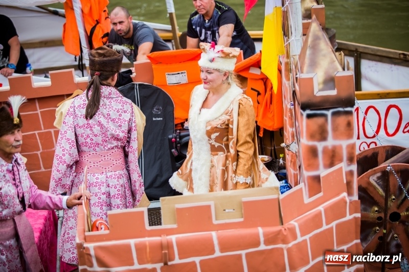 Zdjęcie w galerii na portalu naszraciborz.pl: Marszałek Józef Piłsudski i jego zaginiony legion na biało-czerwonym Pływadle 2018  wiadomości z regionu