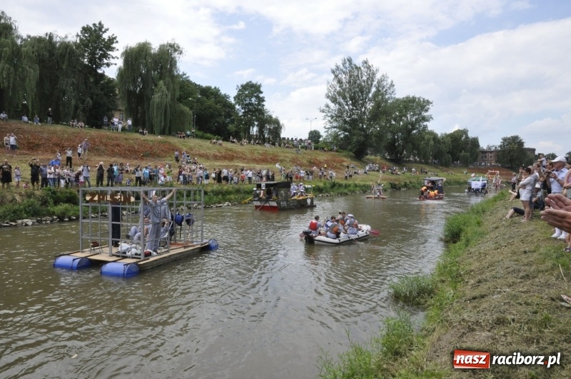Zdjęcie w galerii na portalu naszraciborz.pl: Marszałek Józef Piłsudski i jego zaginiony legion na biało-czerwonym Pływadle 2018  wiadomości z regionu