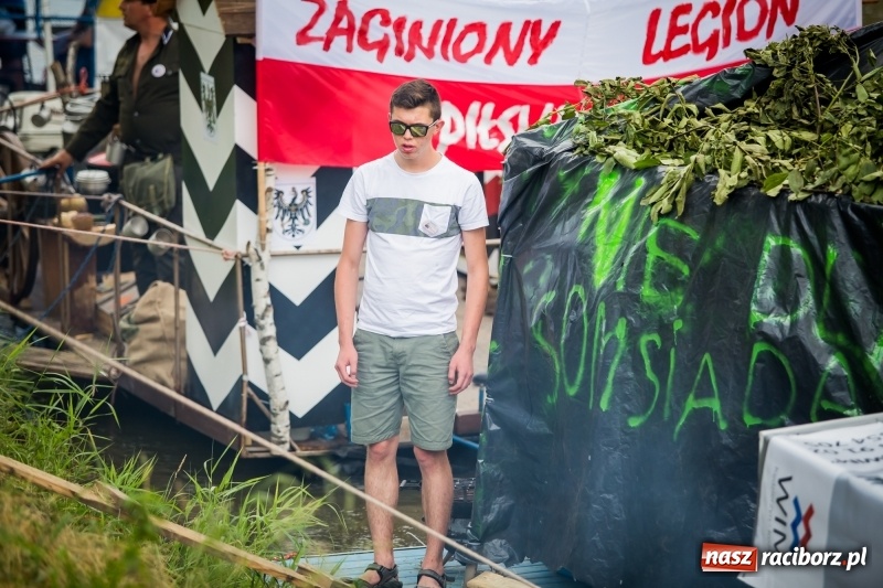 Zdjęcie w galerii na portalu naszraciborz.pl: Marszałek Józef Piłsudski i jego zaginiony legion na biało-czerwonym Pływadle 2018  wiadomości z regionu