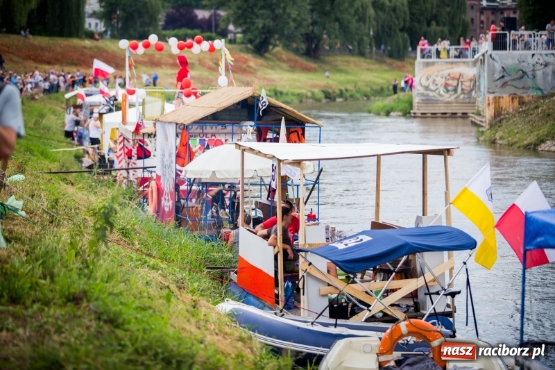 Zdjęcie w galerii na portalu naszraciborz.pl: Marszałek Józef Piłsudski i jego zaginiony legion na biało-czerwonym Pływadle 2018  wiadomości z regionu